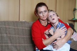 Željka Jurak i njen 8-godišnji sin Albert moći će kupiti nova kolica i otići na liječenje