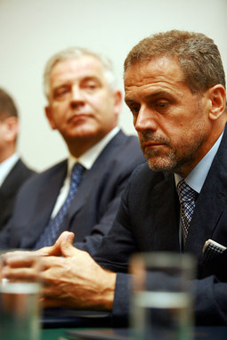 Premijer Ivo Sanader odlučio je diskreditirati Milana Bandića udarom na njegove najodanije ljude