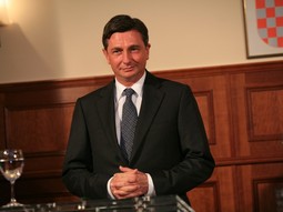 Pahorovoj vladi nisu baš jasni postupci slovenskog Ustavnog suda