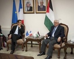 Francuski i palestinski predsjednici Nicolas Sarkozy i Mahmoud Abbas na današnjem sastanku; Foto: Reuters