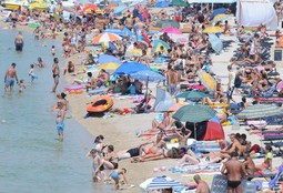 Hrvatske plaže sve su opasnija za turiste iz Srbije (Foto: Hrvoje Jelavić/PIXSELL)