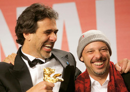 MARCOS PRADO je s Joséom Padilhom producirao film 'Elitna postrojba' te su stoga zajedno primili nagradu Zlatni medvjed za najbolji film Berlinalea