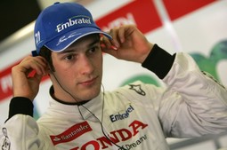 Bruno Senna nećak je pokojnog trostrukog svjetskog prvaka Ayrtona Senne, a već je prije testirao Hondine bolide
