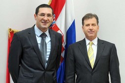 Ante Kotromanović, ministar obrane, s američkim veleposlanikom Jamesom Foleyjem