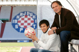Zoran Varvodić igrao je u u Hajduku od 11. godine, ali je dugo bio rezerva vratarima Pudaru i Praliji. No potom je je otišao u inozemstvo i istaknuo se u Cádizu u Španjolskoj. Njegov sin Miro tek je na početku karijere, ali već igra za mladu reprezentaciju Hrvatske