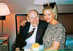 MILIJARDER J. HOWARD MARSHALL godinu dana prije smrti oženio je Annu Nicole Smith, a ona je od 1995. vodila bitku za njegovo nasljedstvo