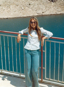Maturantica  u Dalmaciji 1975. prije odlaska na studij političkih znanosti u Zagreb