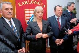 U POSJETU KARLOVCU Poljska ministrica regionalnog razvoja
prošlog je tjedna posjetila Hrvatsku, gdje se, među ostalim, sastala i s
karlovačkim županom Ivanom Vučićem