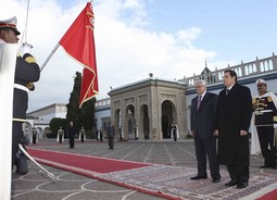 Tuniški predsjednik Zine El Abidine Ben Ali, u crnom kaputu (Reuters)