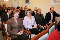 BAZA U SPLITU Željka Antunović dobila je na stranačkim izborima podršku cijele splitske županijske i gradske organizacije na čelu s Marinom Jurjevićem