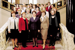 NA VISOKI PLASMAN HRVATSKE znatno je utjecala politička participacija žena: postotak zastupnica u Hrvatskom saboru, kao i broj ministrica u Vladi