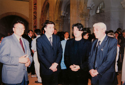 SLIKAR VATROSLAV KULIŠ sa suprugom Danijelom, kćeri Martom i sinom Šimunom na dodjeli nagrade 'Vladimir Nazor' u Zagrebu 2000. godine