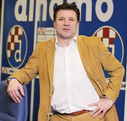 ZDRAVKO MAMIĆ, stvarni šef Dinama, izjavio je da će njegovi igrači zbog Milana Bandića na izborima glasovati za SDP