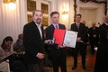 Novinaru Dragi Hedlu Pupovac je uručio nagradu