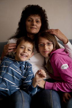 Goran i Gorana Marinović sa svojom majkom Verom