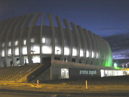Arena Zagreb moći će primiti više od 15 tisuća gledatelja. Izgrađena je u rekordnih 503 dana i jedna je od najvećih sportskih građevina u regiji