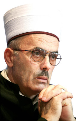 ADEM ZILKIĆ, poglavar Islamske zajednice iz Beograda, želi voditi muslimane Srbije neovisno o bosanskom islamskom poglavaru Mustafi Ceriću