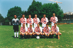 Reprezentacija hrvatskih nogometnih sudaca 1999. godine kojoj je Goran Marić bio kapetan