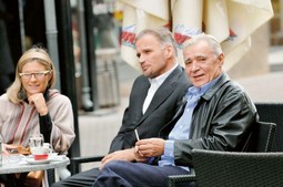 NAVODNI NOVI
KONČAROV PARTNER
U poslovnim krugovima tvrdi se da je
mjesto Vinke Cetinski preuzeo osebujni
zagrebački poduzetnik Mićo Carić (desno)