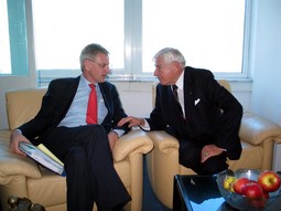 PRVI I POSLJEDNJI Carl Bildt bio je povjerenik međunarodne zajednice za BiH od 1995. do 1997., Schwarz Schilling od 2006. do 2007.