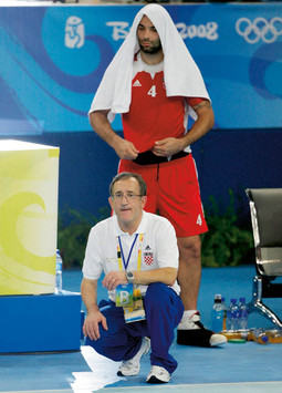 LINO ČERVAR i Ivano Balić prate borbu za brončanu medalju sa Španjolskom