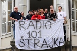 Novinari Radija 101 u štrajku