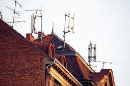 PO NOVOM ZAKONU svaka zgrada koja na krovu ima baznu stanicu smatra se telekomunikacijskim objektom