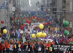 Radnici diljem Europe prosvjedovali su zbog zamrzavanja plaća i mjera štednje