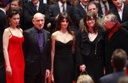 GLUMCI Penélope Cruz i Ben Kingsley s ekipom filma 'Elegy' na crvenom tepihu Berlina; Tilda Swinton glumi u filmu 'Julia'