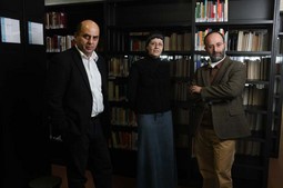 STUDIJ JUDAISTIKE
Profesori Ivo Goldstein i Naida Mihal Brandl te
rabin Kotel Da Don na Filozofskom fakultetu uskoro planiraju osnovati
studij judaistike