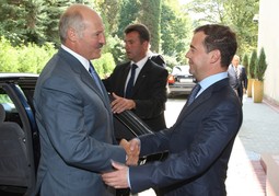 Ruski predsjednik Dmitrij Medvedev i bjeloruski kolega Aleksander Lukašenko
