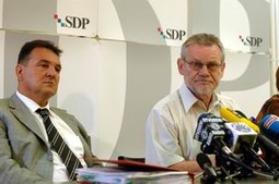 Postoje solidni izgledi da se već na lokalnim izborima, barem u nekim mjestima koaliciji SDP-HSS pridruže HNS, LS i Libra i tako probaju poraziti HDZ.