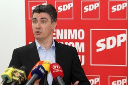 ZORAN MILANOVIĆ,
PREDSJEDNIK SDP-a,
stranačku je izvještajnu
konvenciju dosad u više navrata
najavljivao, pa potom odgađao
