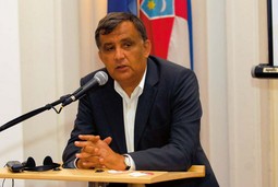 NINOSLAV PAVIĆ navodno
već mjesecima pregovara
sa Zoranom Šprajcom o zajedničkom TV angažmanu
