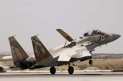 IZRAELSKA AVIJACIJA
već je dobila dopuštenje za prelet preko Saudijske
Arabije, što će im
skratiti put i olakšati
bombardiranje Irana