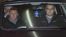 Mladen Barišić prevezen je policijskim vozilom s zatamljenim staklima u pritvor

Photo:
Zeljko Lukunic/PIXSELL