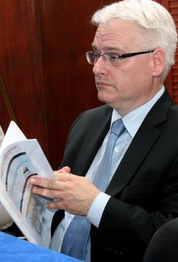 Josipović smatra da izlazak iz krize traži određene žrtve i odricanja