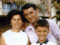 MALI ANTO s ocem Ivanom i majkom Miroslavom nakon što su se 1964. godine doselili u Osijek