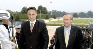 Razgovori hrvatskog izaslanstva s američkim ministrom obrane Donaldom Rumsfeldom otklonili su niz problema u odnosima dviju zemalja.
