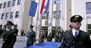 Hrvatska je primljena u NATO 2009., sada mora uvjeriti njegovo vodstvo da je unatoč recesiji pouzdan saveznik