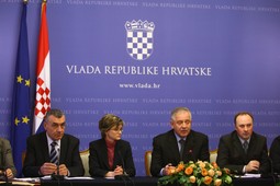 IVICA MUDRINIC with the Prime Minister and the Deputy Prime Minister Damir Polancec of whom it was rumoured that he could replace him. Mudrinic says that the speculation is not founded