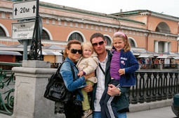 OBITELJ IVICE KRIŽANCA, supruga Iva i kćeri Tara i Leona, također žive u Sankt Peterburgu