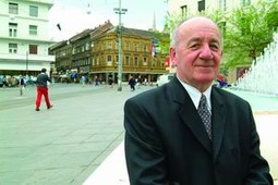 Branko Košutić bio je jedan od najpoznatijih sudaca u Jugoslaviji. Tijekom 25 godina bio je predsjednik Okružnog suda u Sisku, a drži jedan specifičan rekord koji vjerojatno nikada neće biti nadmašen