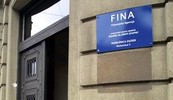Fina je 11. rujna 2003. s Brodsko-posavskom bankom potpisala Sporazum radi osiguranja novčane tražbine prijenosom vlasništva na dionicama, čime je banka HP-a "Vis" predala u većinsko vlasništvo Fine.