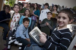 OSNOVNU ŠKOLU,
koju pohađaju 54 učenika, ove će godine završiti prva generacija osmaša, a oni će najesen postati prva
generacija polaznika nove
židovske gimnazije