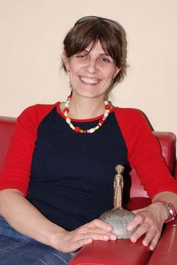JASMINKA PETROVIĆ, s tuzlanskom nagradom Mali Princ za najbolji roman 2007., smatra da znanje može pomoći
mladima da ne padnu u mračnu stranu seksa