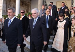 Predsjednik Ivo Josipović u društvu trogirskog gradonačelnika Damira Rilje (foto: Ivana Ivanović/PIXSELL)