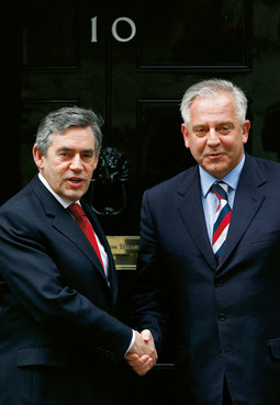 BRITANSKI PREMIJER Gordon Brown prošli je tjedan u Londonu Ivi Sanaderu dao jamstva da će se pregovori EU s Hrvatskom nastaviti, bez obzira na rezultat irskog referenduma