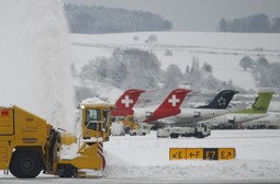 Snijeg je okovao europske zračne luke (Reuters)