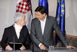 KOSOR I PAHOR Davor Stier pratio je premijerku Kosor tijekom njenih pregovora sa slovenskim premijerom Borutom Pahorom